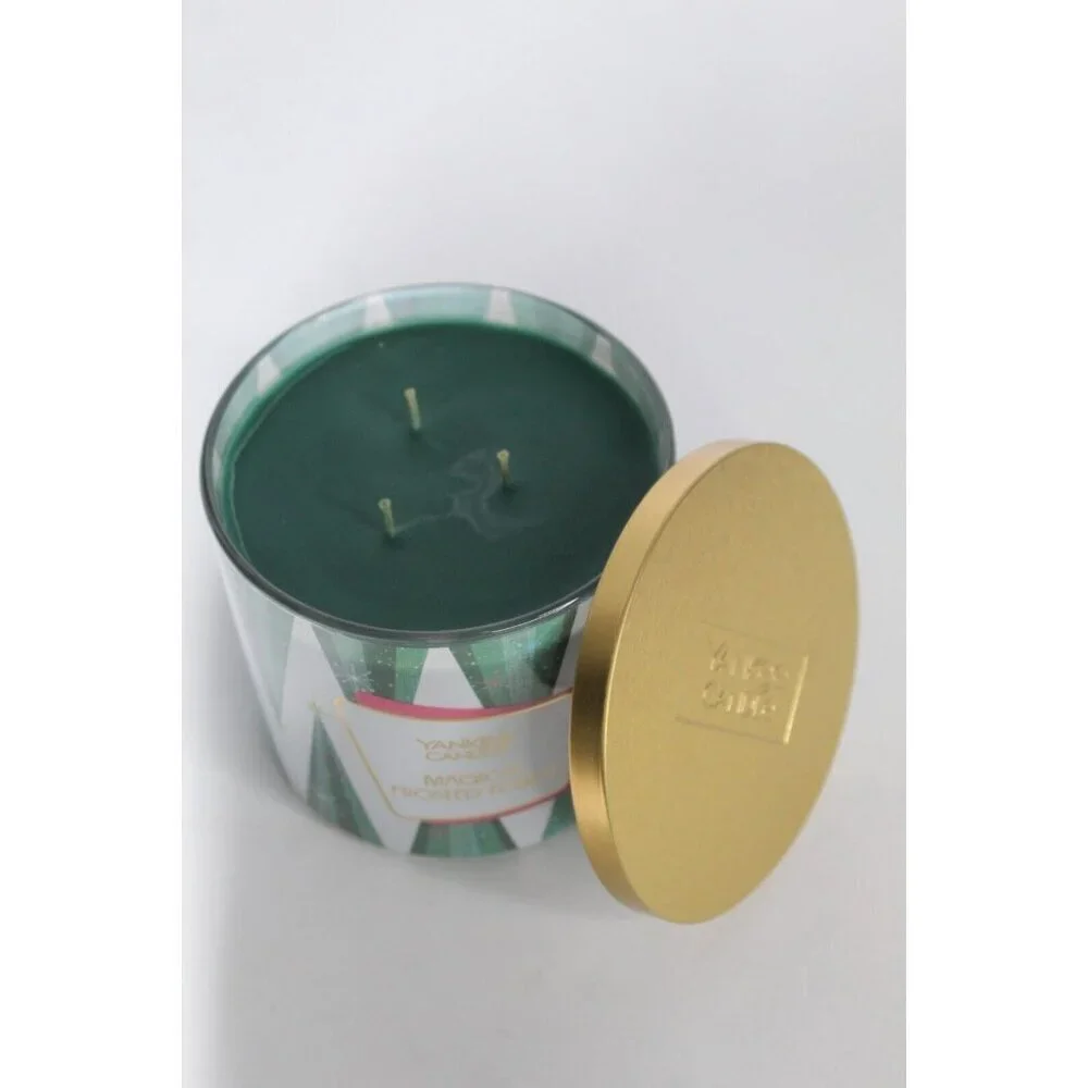 Yankee Candle Magical Frosted Forest 3-wick Scented Candle 🌲Christmas 18 oz‎ 🌲